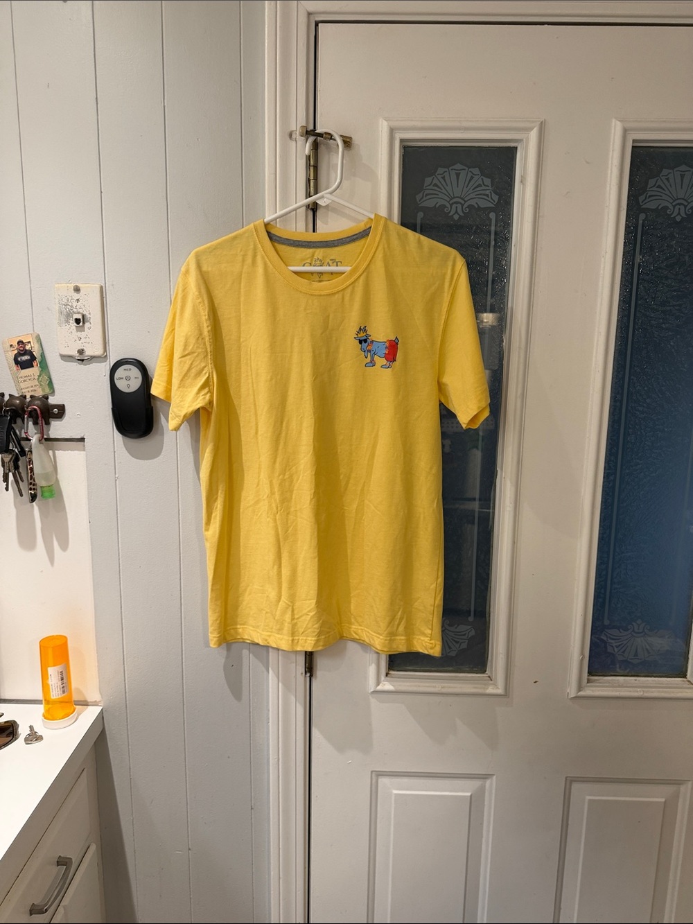 Men's Yellow Crewneck Short-Sleeve T-Shirt with Small Embroidered Graphic